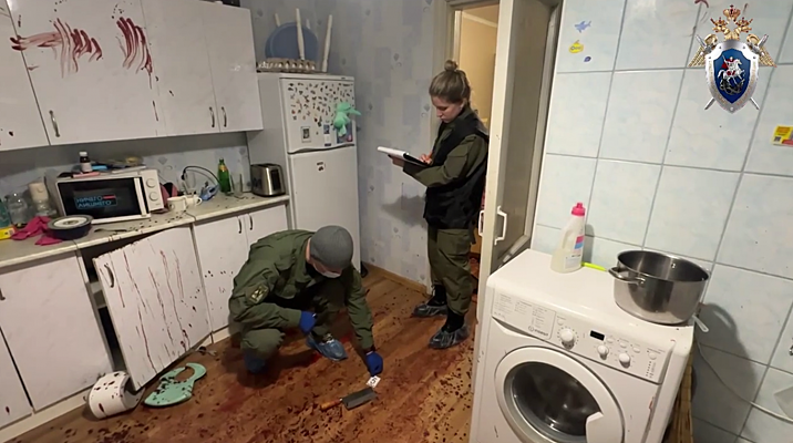 Мама и тетя трахается с сыном (3531 видео)