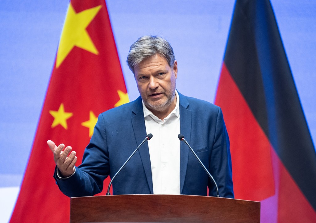 Вице-канцлер Германии рискнул выдвинуть Китаю дерзкое требование