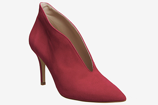 Обувной магазин захотел нажиться на жертвах домогательств