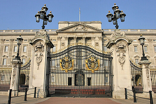 Букингемский дворец "затянет пояса" из-за пандемии