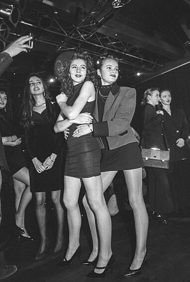 Участницы конкурса красоты «Мисс Москва-93» в казино «Черри», 1993 год