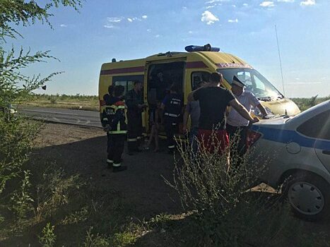 Пассажиры перевернувшейся под Саратовом «Лады» покинули место ДТП