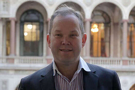 Экс-дипломат Прауд: странам Запада стоит отказаться от финансирования Украины