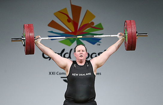 Первая в мире тяжелоатлетка-трансгендер приняла участие в Олимпиаде-2020 в Токио