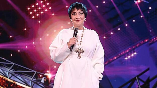 Лолита рассказала о последствиях многолетнего курения: «Давно говорили бросать»