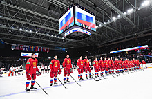 Федерация хоккея России: молодежную сборную сняли с рейса в Канаде за неправильно надетые маски