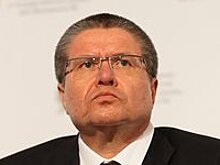 Защита Улюкаева обжаловала продление его домашнего ареста