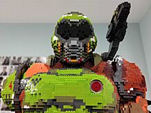 Героя DOOM воссоздали из LEGO в натуральную величину