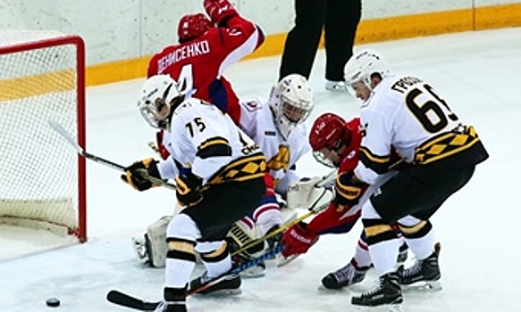 Итоги дня в МХЛ: 8-е поражение подряд «Сарматов», 9 шайб в Новосибирске