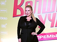 Министр культуры вручила медаль Семенович