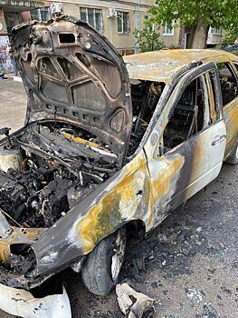 Две машины сгорели за сутки в Саратове