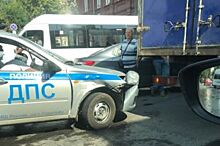 В Саратове водитель Газели подрезал служебный автомобиль ДПС