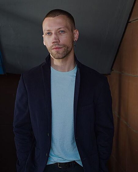 В середине декабря стало известно, что он сыграет одну из главных ролей в новом фильме "Фантастические твари: секреты Дамблдора".