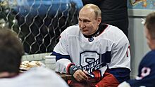 Команда Путина победила в матче на Красной площади