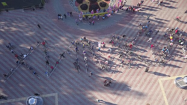 150 человек приняли участие во флешмобе в Химках