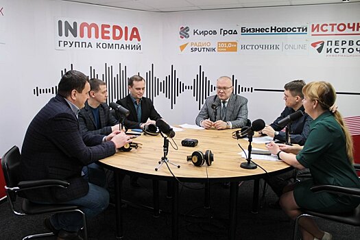 Александр Соколов поздравил жителей Кировской области с Днём радио