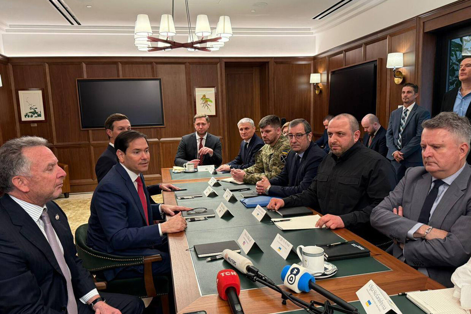 Макгрегор: Украина зря не согласовала вопрос передачи территорий в пользу России