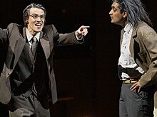 Темперамент научной страсти: трансляция спектакля «Миры в столкновении»