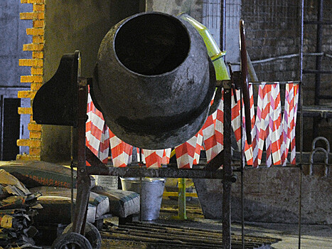 В Омске рабочий погиб в бетономешалке