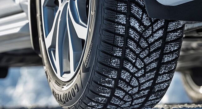 Жители России активно раскупают зимние шины