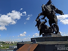 Корреспондент «Курских известий» прикоснулся к скульптуре Георгия Победоносца на высоте 24 метра