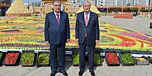 Лидеры Таджикистана и Казахстана посетили сельскохозяйственную выставку