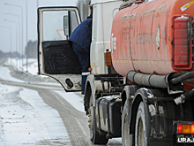 В ХМАО из автоцистерны, попавшей в ДТП на трассе, произошла утечка газа