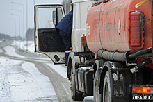 В ХМАО из автоцистерны, попавшей в ДТП на трассе, произошла утечка газа