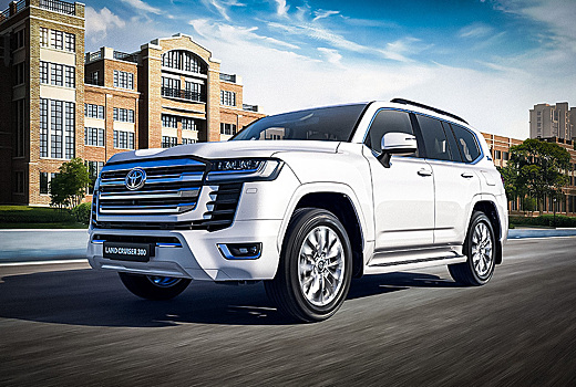 В России начались продажи нового Toyota Land Cruiser 300