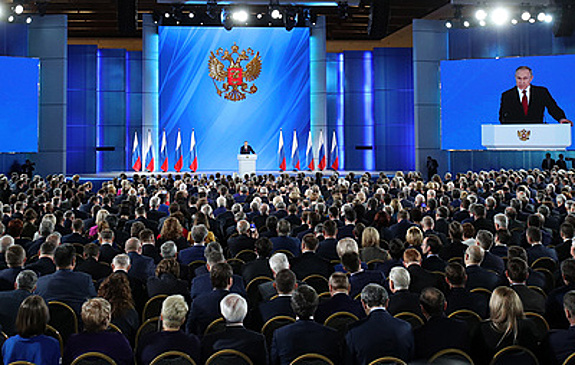 Путин предложил ввести ежемесячные выплаты на детей от трех до семи лет