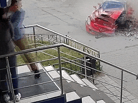 Видео: Ученик на «Корветте» не справился со спорткаром в Туле