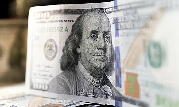Доллар упал до рекордных за год значений