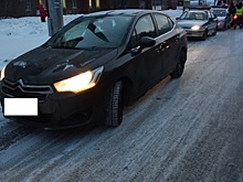 Екатеринбурженка попала под колеса иномарки на "зебре"