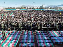 Над иранской мечетью Джамкаран подняли флаг мести
