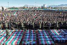 Над иранской мечетью Джамкаран подняли флаг мести