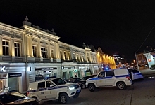В центре Омске, где молодежь включала по ночам «Хоп, мусорок», теперь дежурят полицейские машины