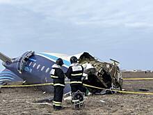 Из пяти членов экипажа разбившегося в Актау самолета трое выжили