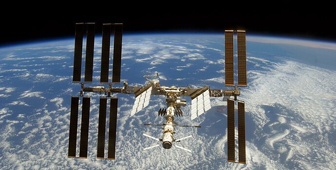 «Роскосмос» опроверг информацию об угрозе космического мусора для МКС