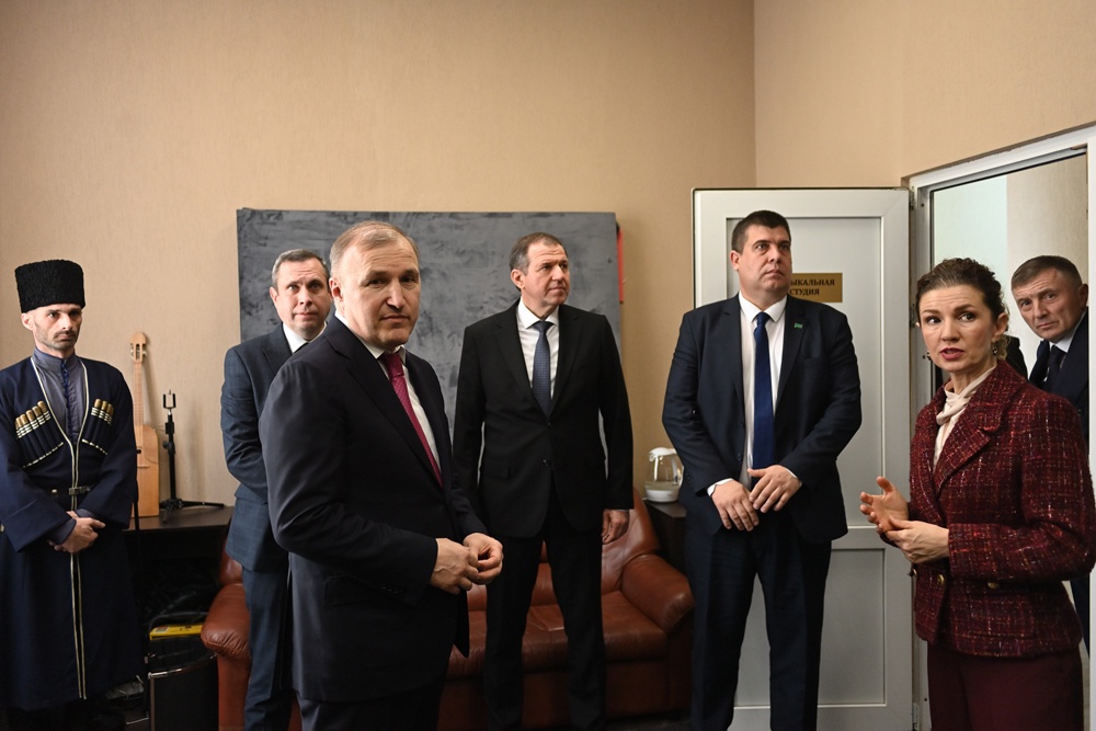 Глава Адыгеи побывал на двух обновленных объектах культуры в республике