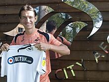 "Суонси" объявил о переходе игрока "Манчестер Сити"