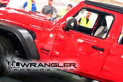 Новое поколение Jeep Wrangler "забыли" замаскировать