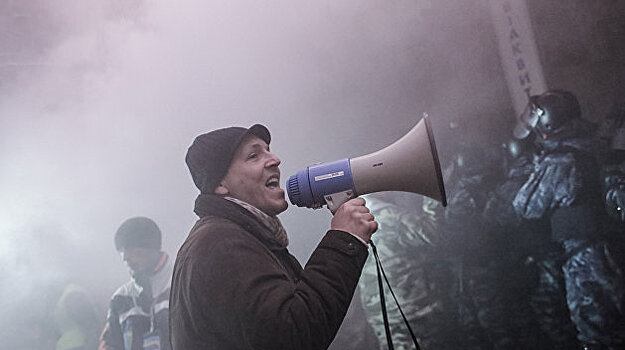 Националисты вышли на марш в поддержку Порошенко