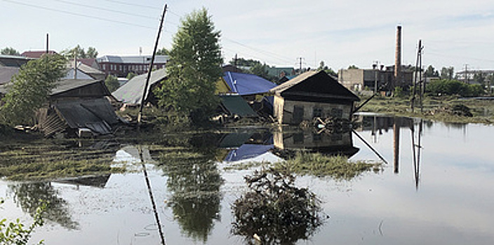 Более 4 тыс. человек в зоне паводка в Иркутской области обратились за медпомощью