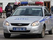 Иномарка перевернулась на бок после ДТП со скорой на Невском проспекте