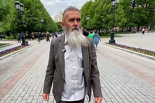 В России пишут о возвращении советского солдата после 40 лет жизни в Афганистане. Почему его называют предателем?