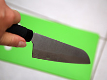 Муж ударил ножом жену, разозленный ее разговором по телефону