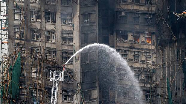 Число погибших при пожаре в жилом комплексе в Гонконге выросло до 55