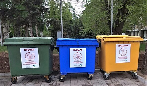 «Мусорный» регоператор в Волгограде «отбивает» людям руки: собранные раздельно отходы вывозят в одном кузове
