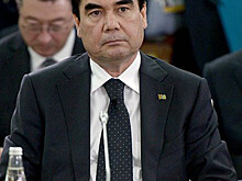 Президент Туркменистана опубликовал стихотворение о войне