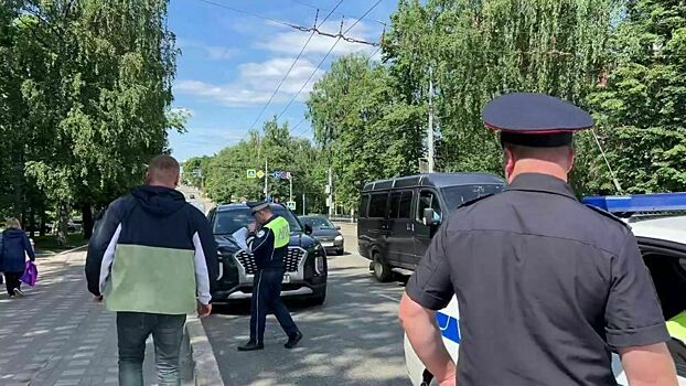 На Карла Маркса эвакуировали автомобили нарушителей парковки